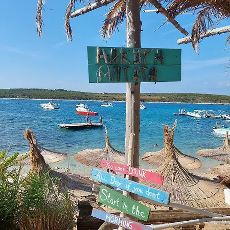 Wunderschoene Mit Privatem Pool, Klima, Wlan * Valtura