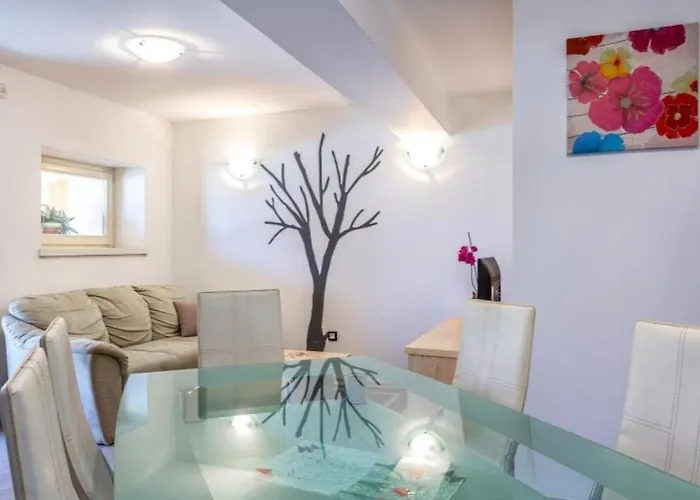 Wunderschoene Mit Privatem Pool, Klima, Wlan *
