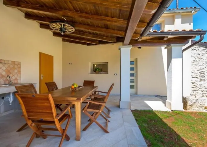 Tatil Evi Wunderschoene Mit Privatem Pool, Klima, Wlan Valtura