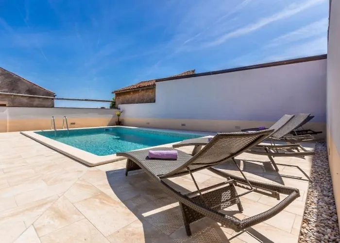 Tatil Evi Wunderschoene Mit Privatem Pool, Klima, Wlan Valtura