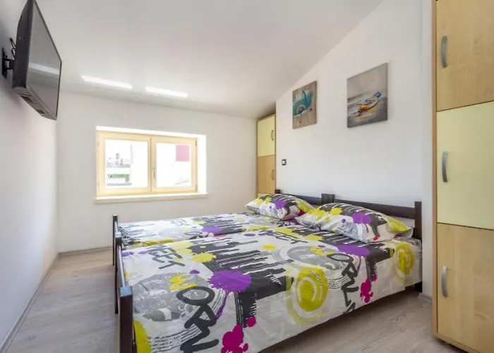Tatil Evi Wunderschoene Mit Privatem Pool, Klima, Wlan Valtura