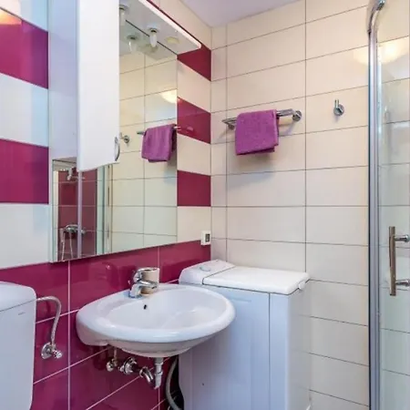 Wunderschoene Mit Privatem Pool, Klima, Wlan Vakantiehuis *