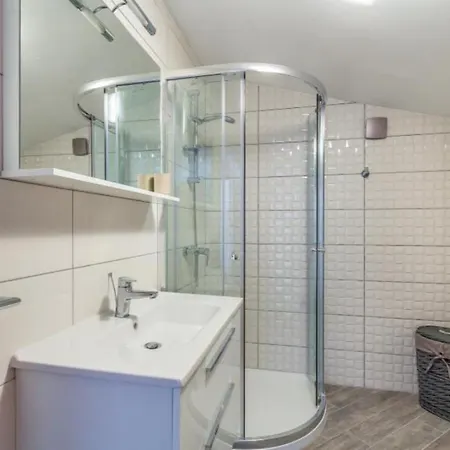 Wunderschoene Mit Privatem Pool, Klima, Wlan Vakantiehuis *