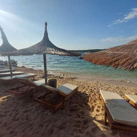 Wunderschoene Mit Privatem Pool, Klima, Wlan *